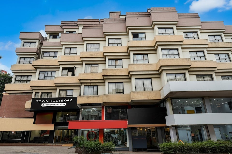 Deluxe Popular Hotel, Pune