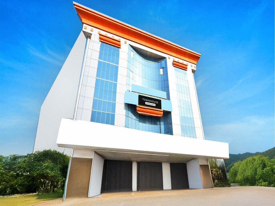 Suite Townhouse Ameerpet Balkampet Road, Hyderabad