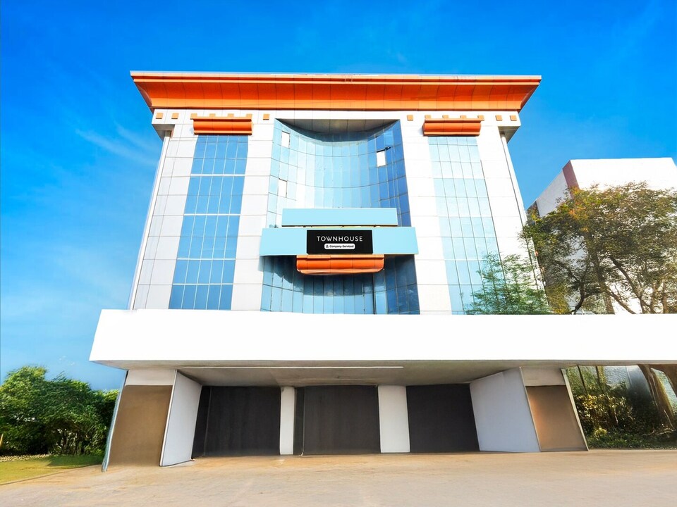 Suite Townhouse Ameerpet Balkampet Road, Hyderabad