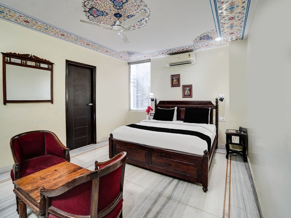 Deluxe with Balcony Gumaan Heritage, Jaipur