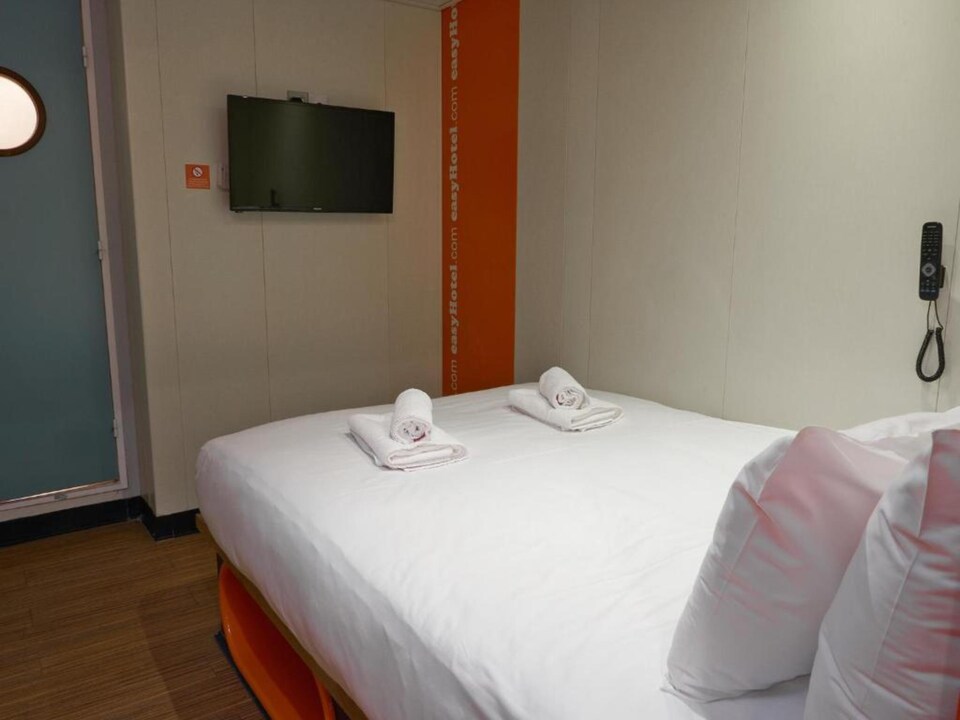 Standard Twin Room, Harlington