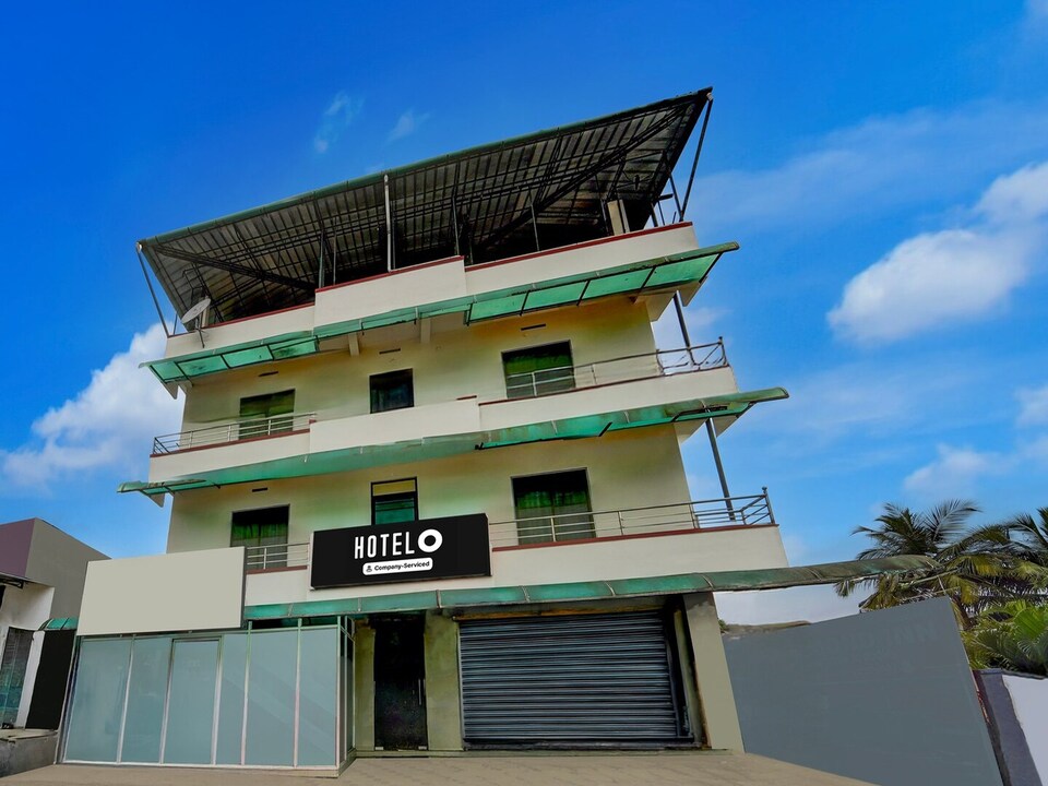Saver Double Kakkanad Diamond Inn, Kakkanad
