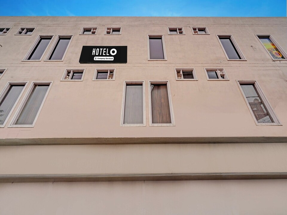 DeluxeThe White Solitaire - Unit 3, Ludhiana