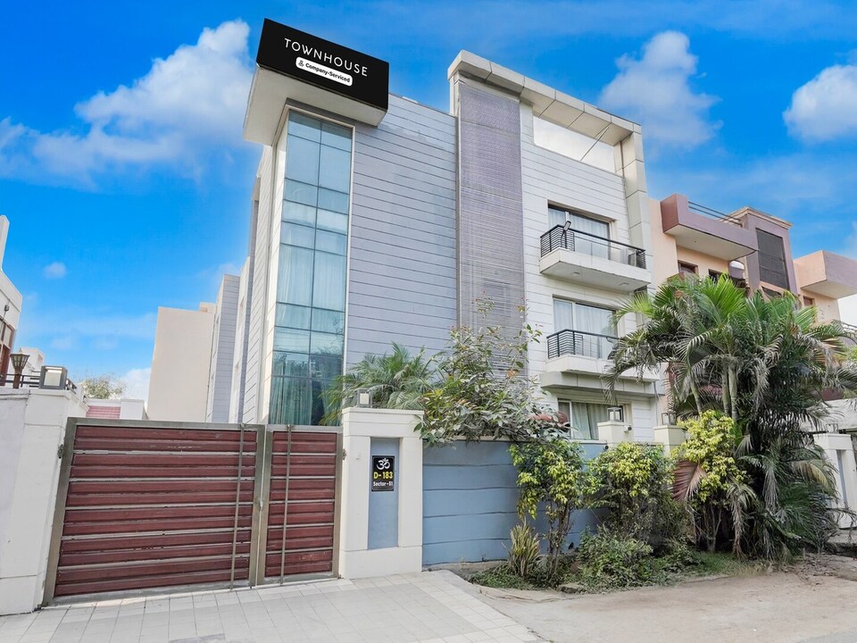 Classic with Balcony Luxury Suites Inn, Noida