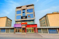 Hotel O Banjara Lake Hyderabad Formerly Lakeview Palace