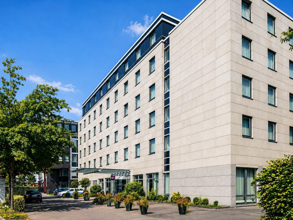 Sunday Hotel Düsseldorf Standard Double Room, Düsseldorf