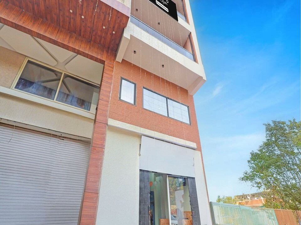 Deluxe Hotel Hills Square, Jabalpur