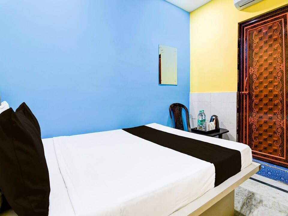 Premium 7 Horse guest house, Kolkata