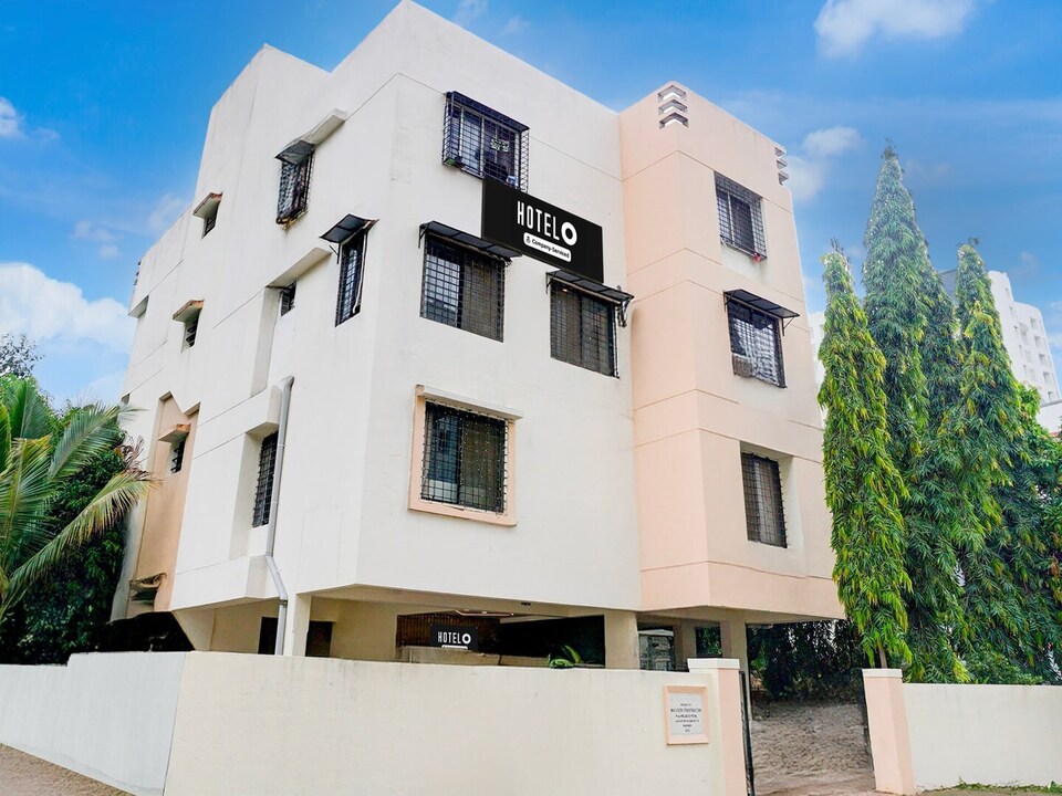 Deluxe Hotel Sadanand Executive, Pune