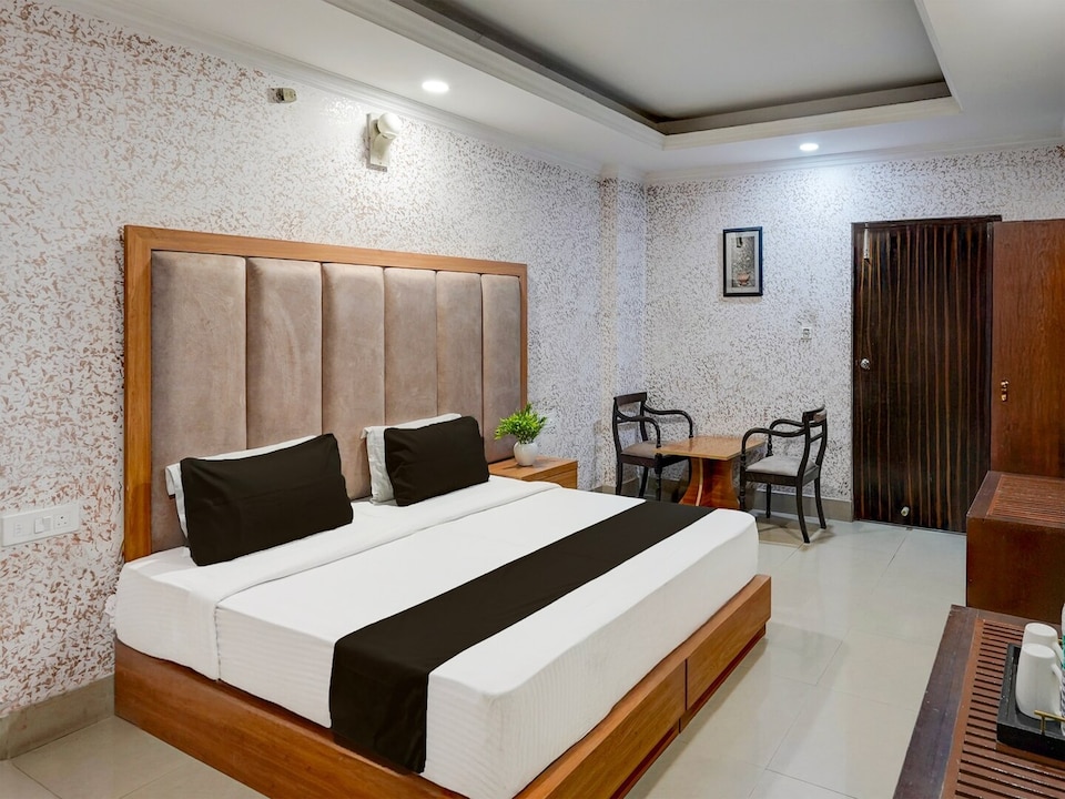 Super Deluxe RoomAwas Vikas Near Bus Stand, Rudrapur