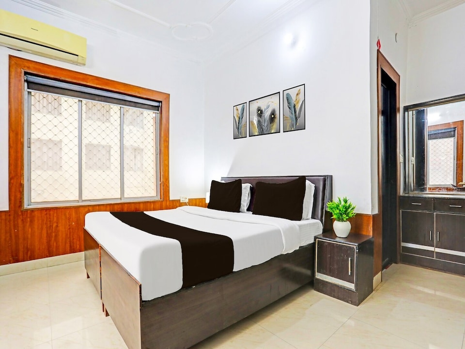 Deluxe Hotel Chandralok, Rishikesh