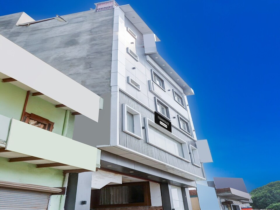 Deluxe Model Town Rohtak Tathastu, Rohtak