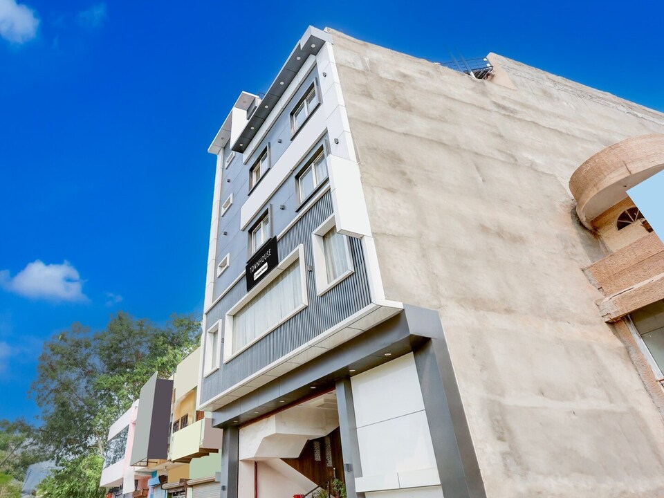 Deluxe Model Town Rohtak Tathastu, Rohtak