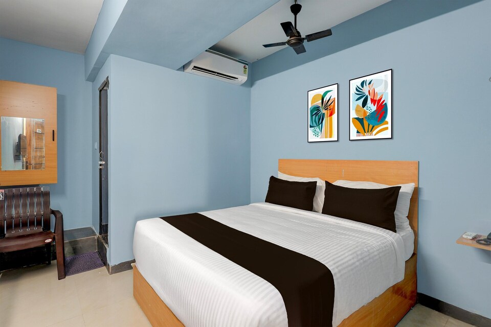 OYO Townhouse Punnami Riverview Formerly Vihaan Square, Vijayawada