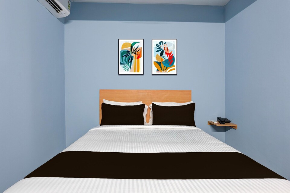 OYO Townhouse Punnami Riverview Formerly Vihaan Square, Vijayawada