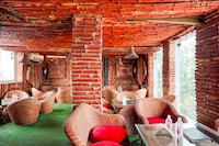 Townhouse Oak Varanasi Ganga Ghat