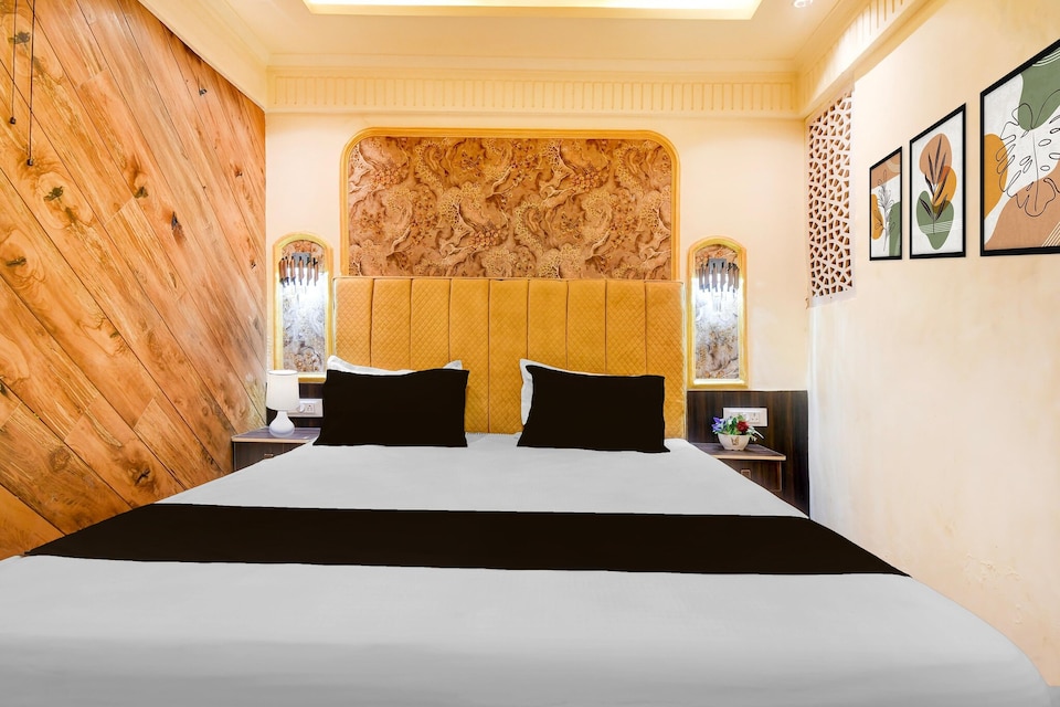 Deluxe Townhouse Nadesar, Varanasi