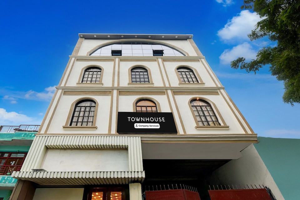 Deluxe Townhouse Nadesar, Varanasi