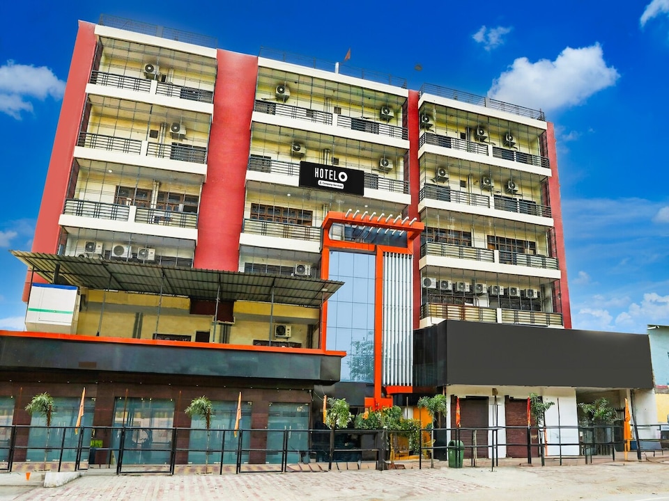 Classic with Balcony Yug Residency, Varanasi