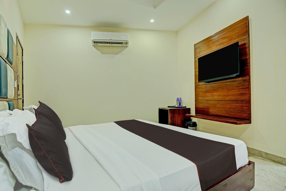 Super Deluxe Twin Room Vihaan Residency, Zirakpur