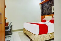 Warm Standard Double Escape Near Panakukang Mall