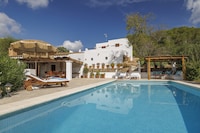 Villa de 5 dormitorios cerca playas del suroeste
