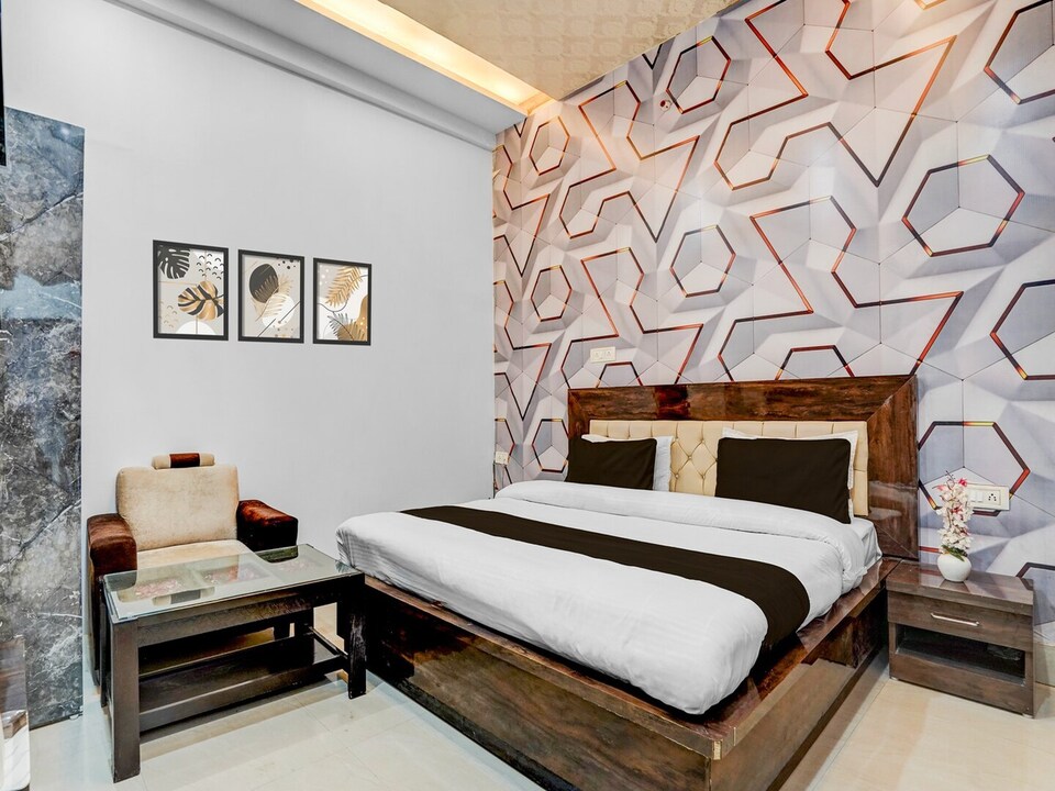 Super Deluxe RoomRudrapur Bus Stand, Rudrapur