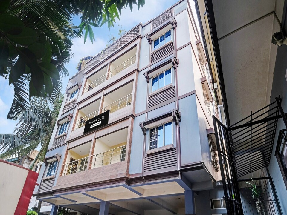 Super Deluxe Ir Luxuria Ganeshguri, Guwahati
