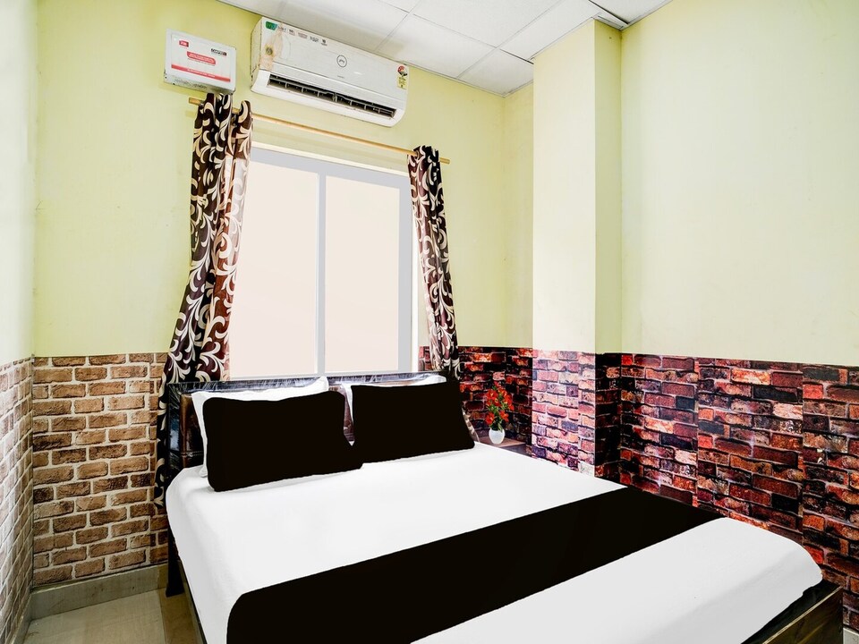 Deluxe with Balcony Ganeshguri Nayanpur Rainbow, Guwahati