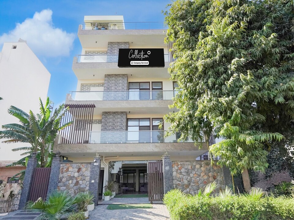 Super Deluxe Room A&V Residency, Noida