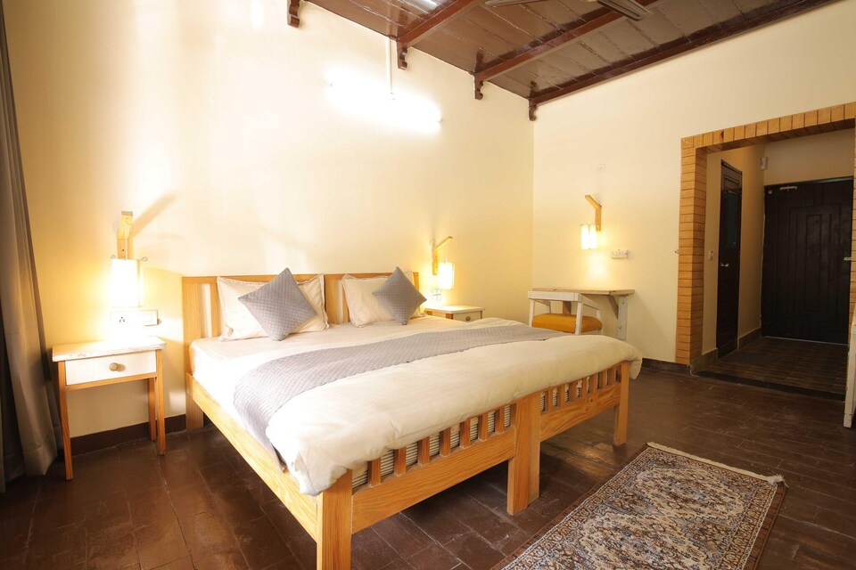 Panoramic Deluxe Room with Hill and River View, Dehradun