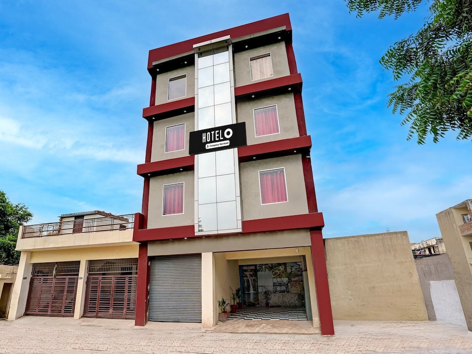 Saver Double Sector 52  ISBT  Hari, Chandigarh