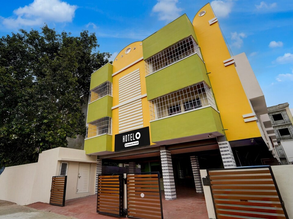 Super Deluxe Room 2D Residency, Singanallur