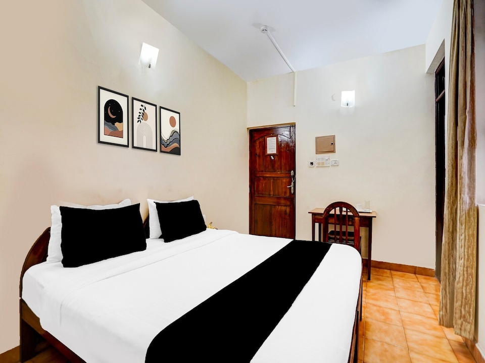 Executive room Calangute Goa, Calangute