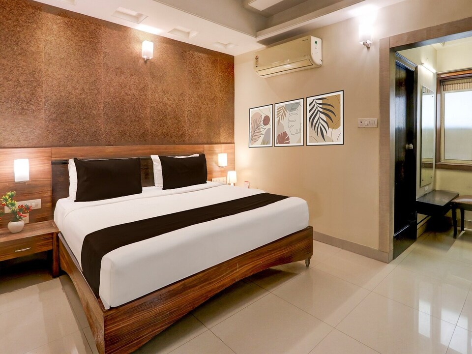 Super Deluxe Twin Room Oak Madhapur Nera Regency, Hyderabad