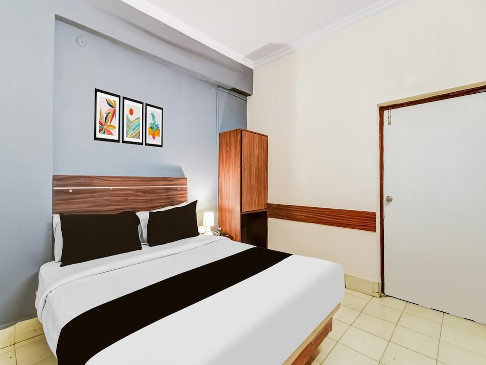 Premium Hotel O Paradise Circle, Hyderabad