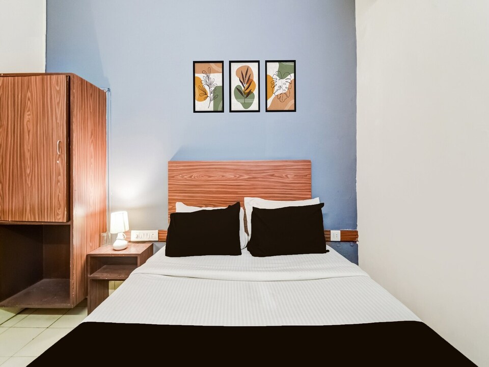 Super Deluxe RoomHotel O Paradise Circle, Hyderabad