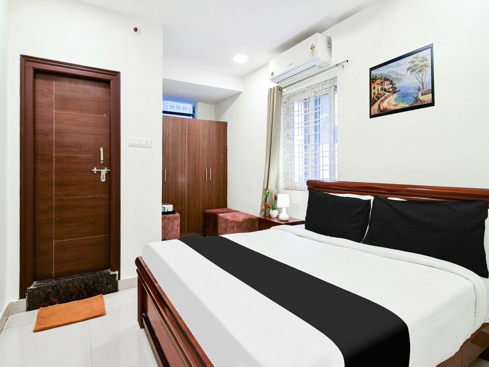 Super Deluxe Room Halcyon Madhapur, Hyderabad