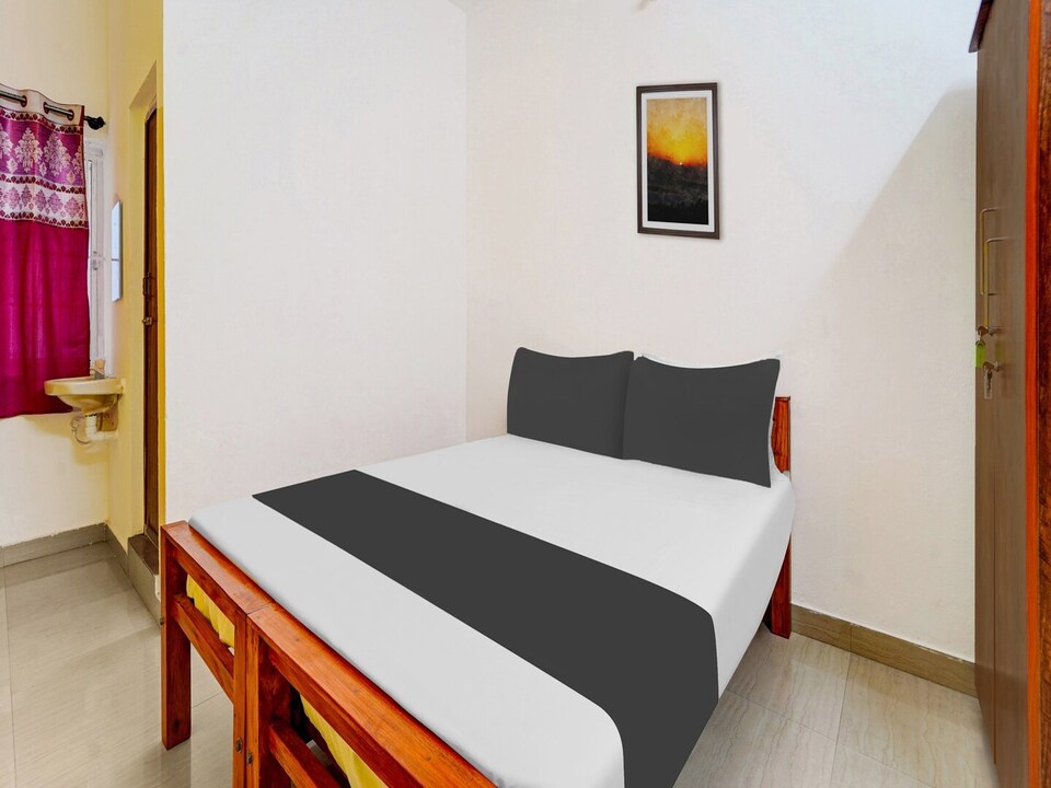 Deluxe Dhanam Rooms Othakkaalmandapam, Coimbatore