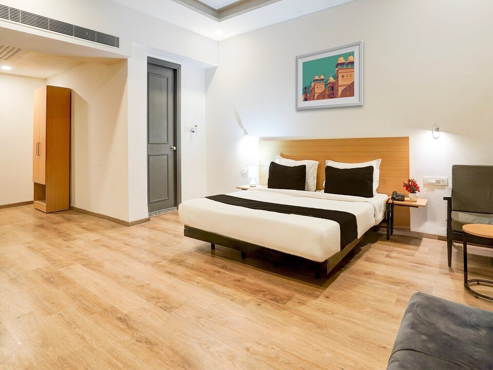 Premium Landmark Hotel, Lucknow