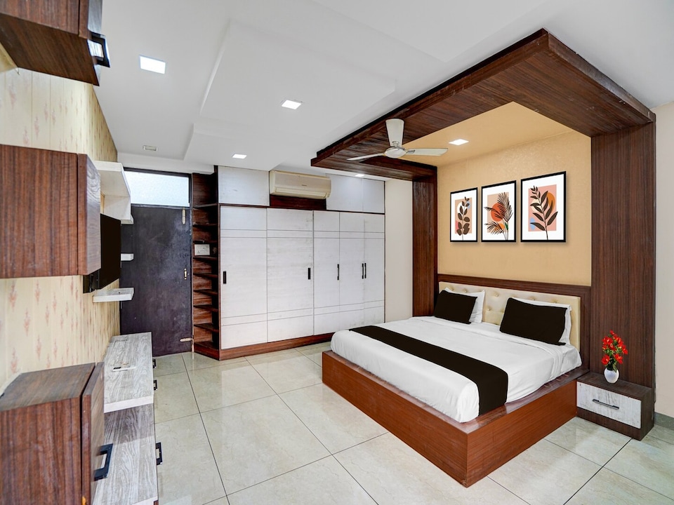 Deluxe Room Rainbow Gold Inn, Lucknow