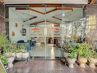 Super Townhouse by OYO Eastern View Formerly Vihaan Residency