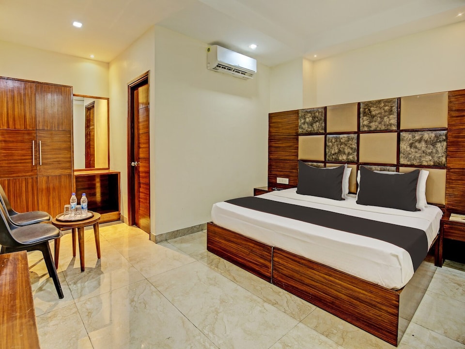 Super Deluxe Room Hotel Vihaan Residency, Zirakpur