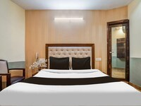Super Collection O by OYO Zirakpur - Patiala Road Formerly Hotel Anvay