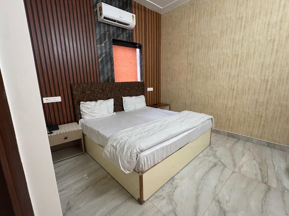 Classic Hotel Prince, Sahibzada Ajit Singh Nagar