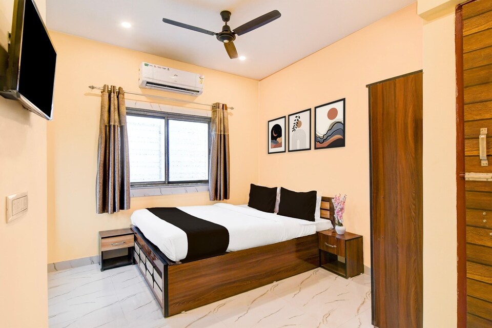 Deluxe Room Chowdhury Guest House, Kolkata