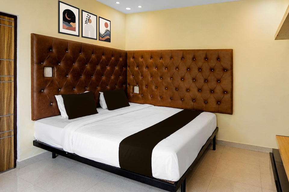 Deluxe Room Ganga Valley, Varanasi