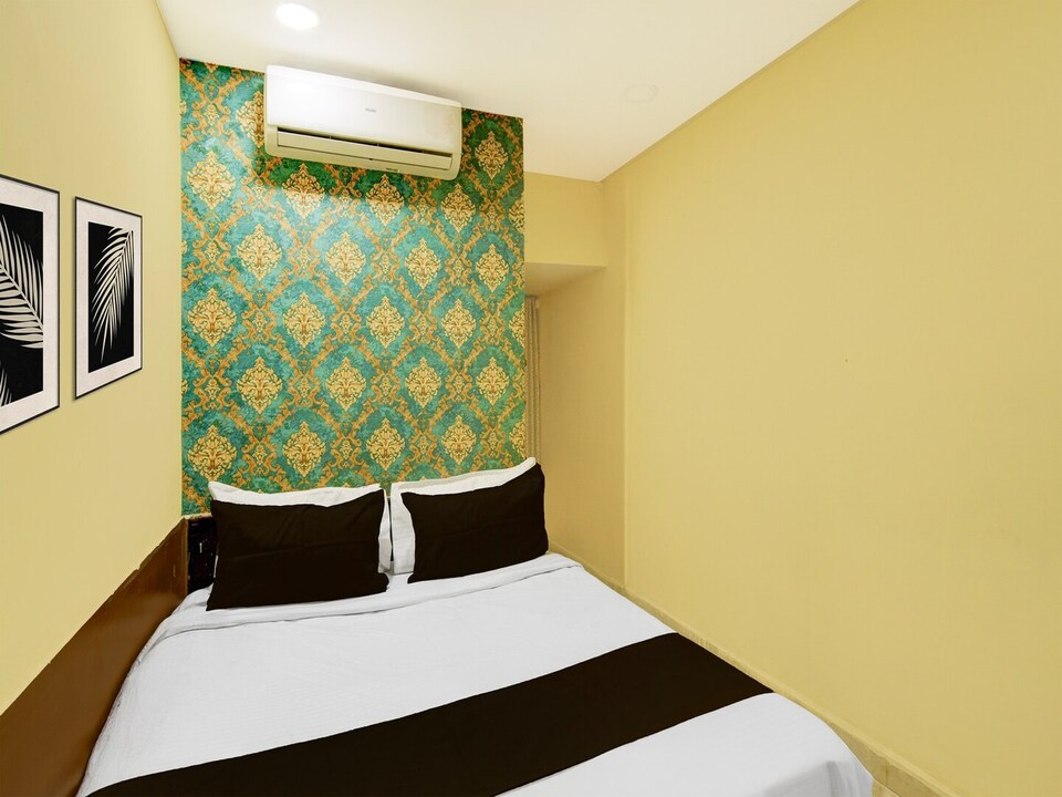 Super Deluxe Vasundhara Guest House, Secunderabad