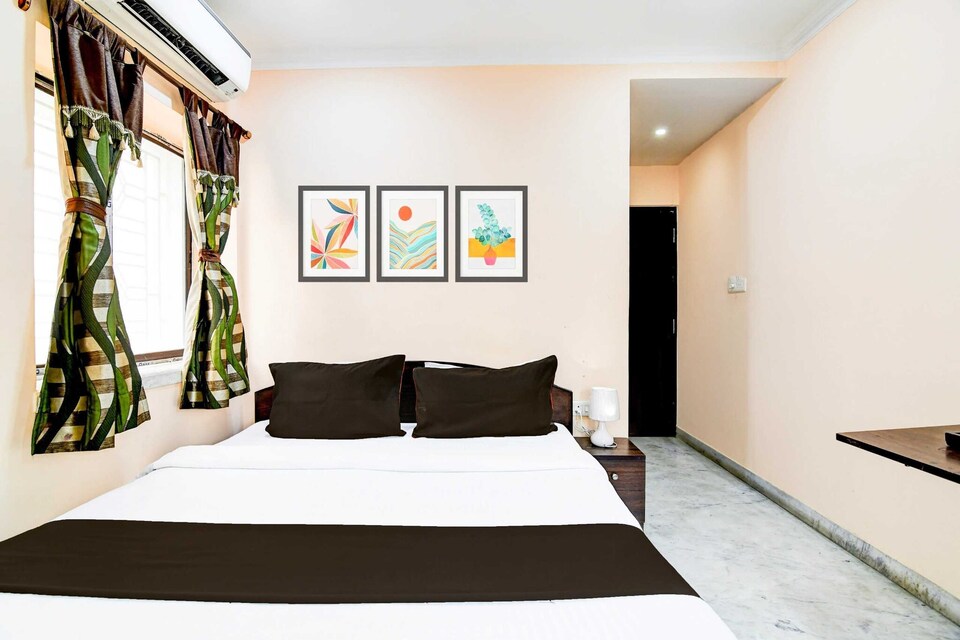 Classic with Balcony  Comfort Inn, Prantik