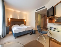 Hôtel Sunday München Airport Freising : chambre double standard